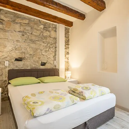 Apartament Sara Split